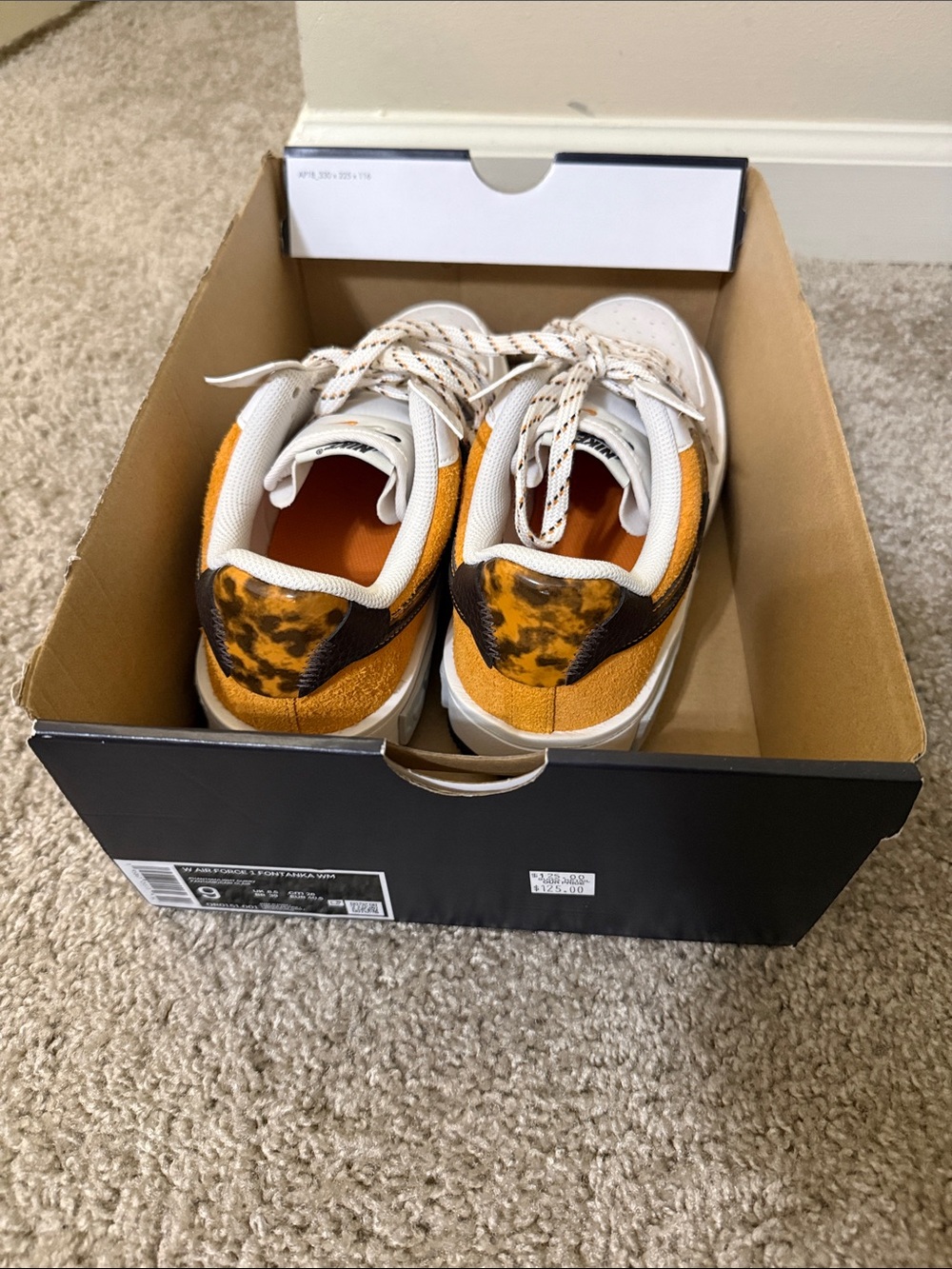 Nike Low-Top Sneakers in Yellow, Brown and Cream